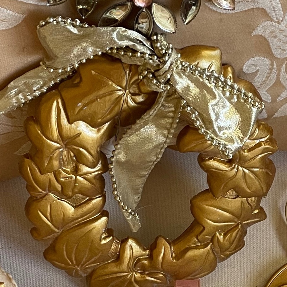 Gilded Treasures! Lot of 15+ Handmade paper and plaster ornaments &  decor items - Picture 4 of 15
